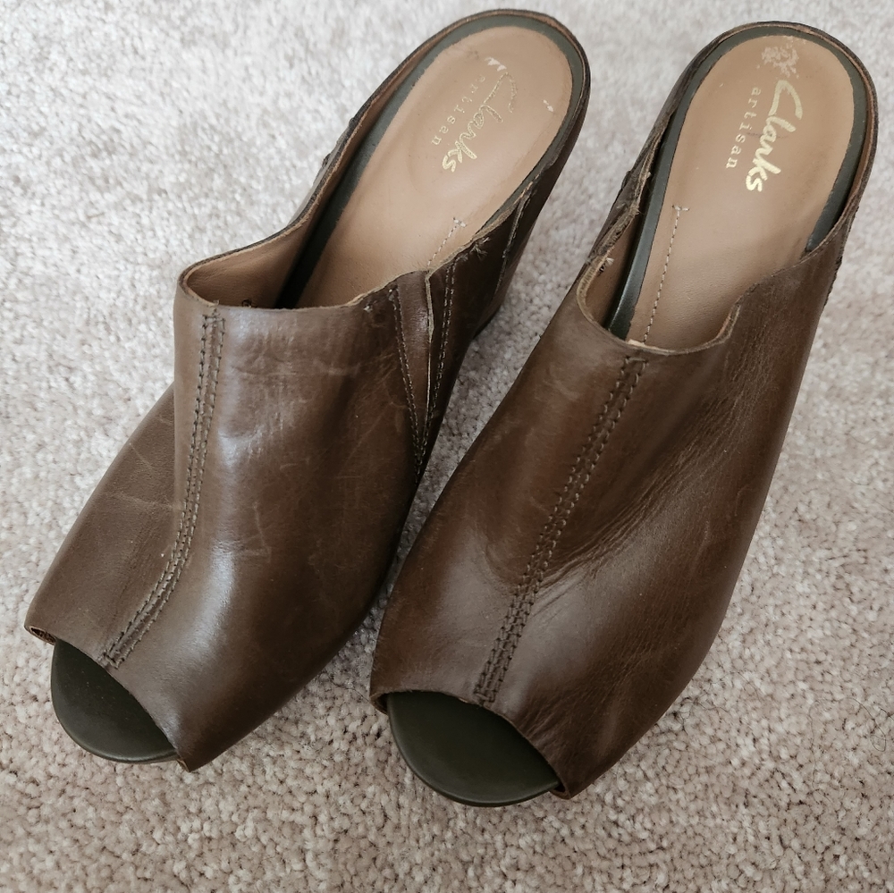 Womens Leather Clogs